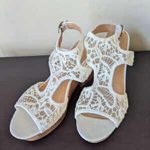 American Eagle Outfitters Cream Lace Sandals